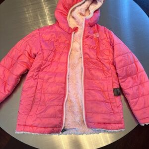 Girls reversible north face hooded jacket. Size 6
